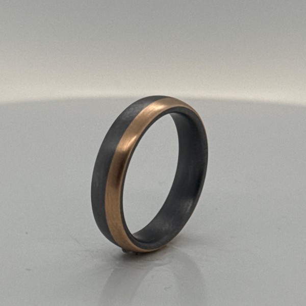 Tantal mit Rosegoldeinlage