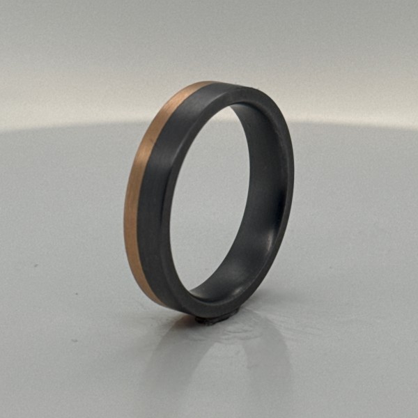 Tantal mit Rosegoldeinlage